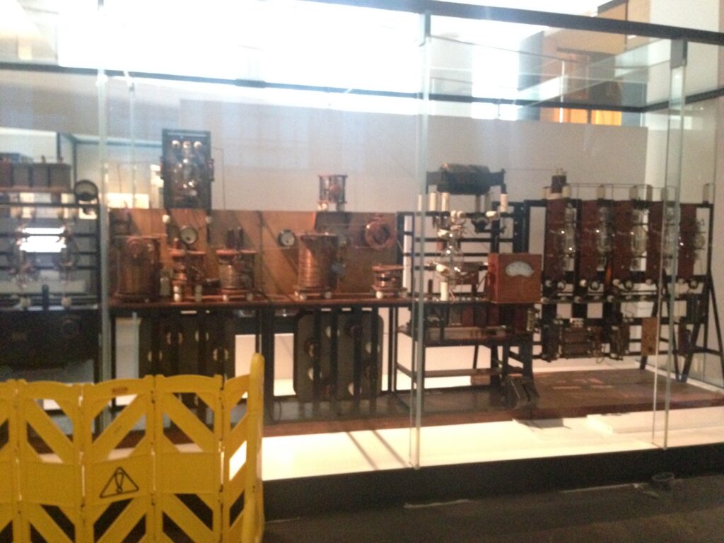 The remaining parts of 2LO, on display in the Science Museum in London